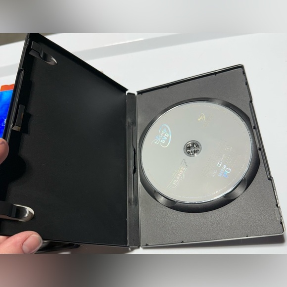 Disney’s Cars & Planes Bundle. Includes Cars Fullscreen & Planes - Picture 4 of 4